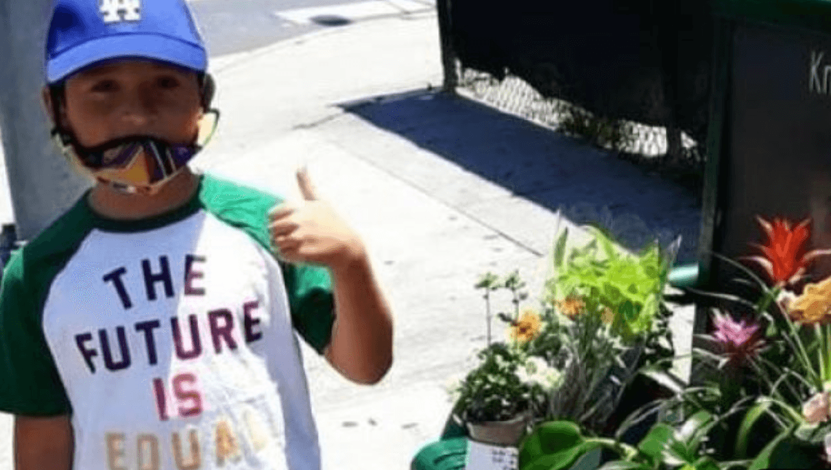 El jardín de Aarón: Con $12, este niño hispano de 8 años se convierte en negociante y logra sacar adelante a su familia