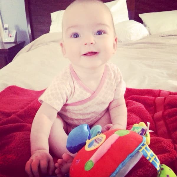 La nieta del actor se llama 
<b>Luna</b> y desde bebé ha protagonizado algunas de las publicaciones en Twitter de Sheen.