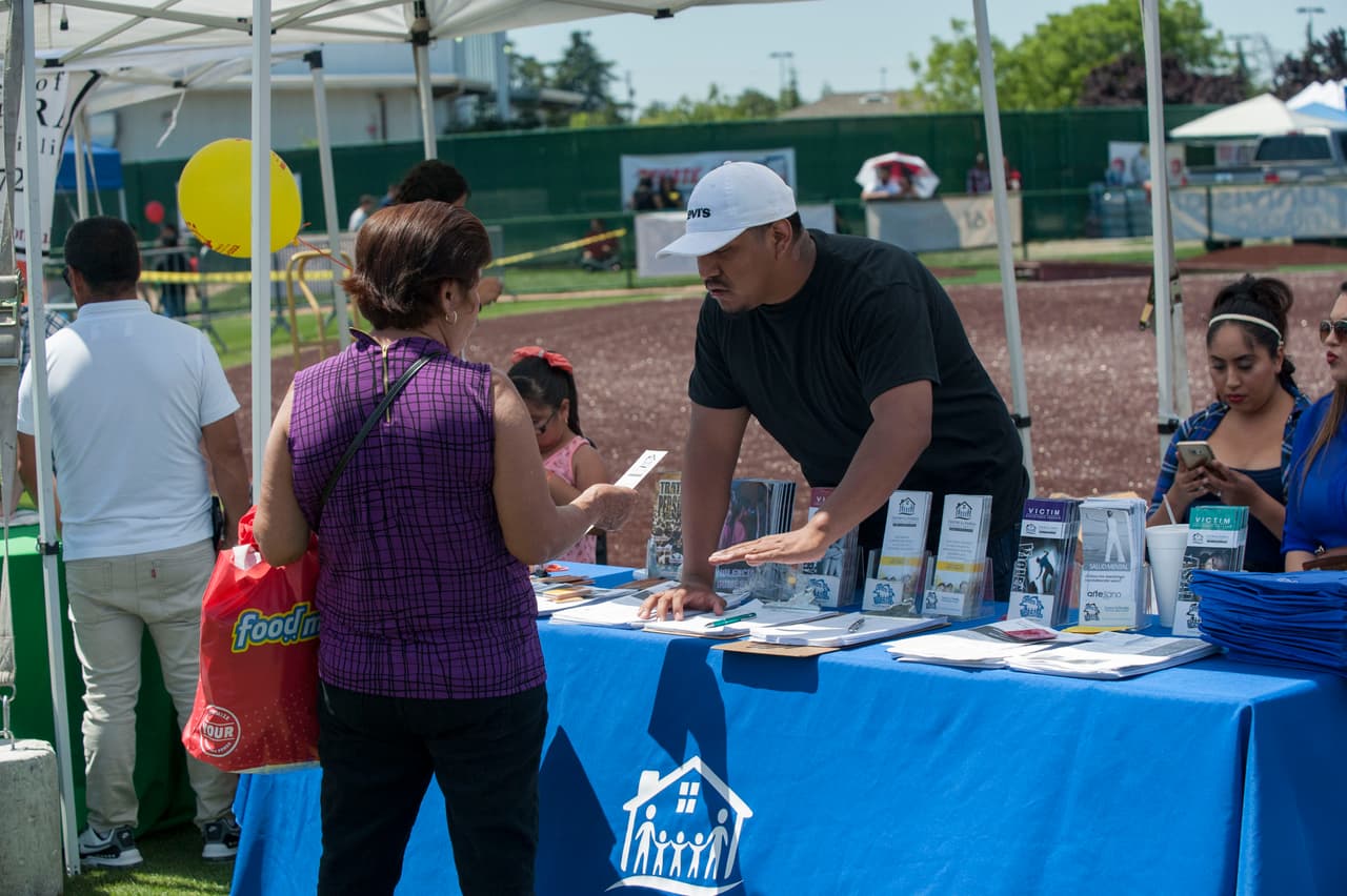 Festival del Cinco de Mayo con la familia Univision Fresno