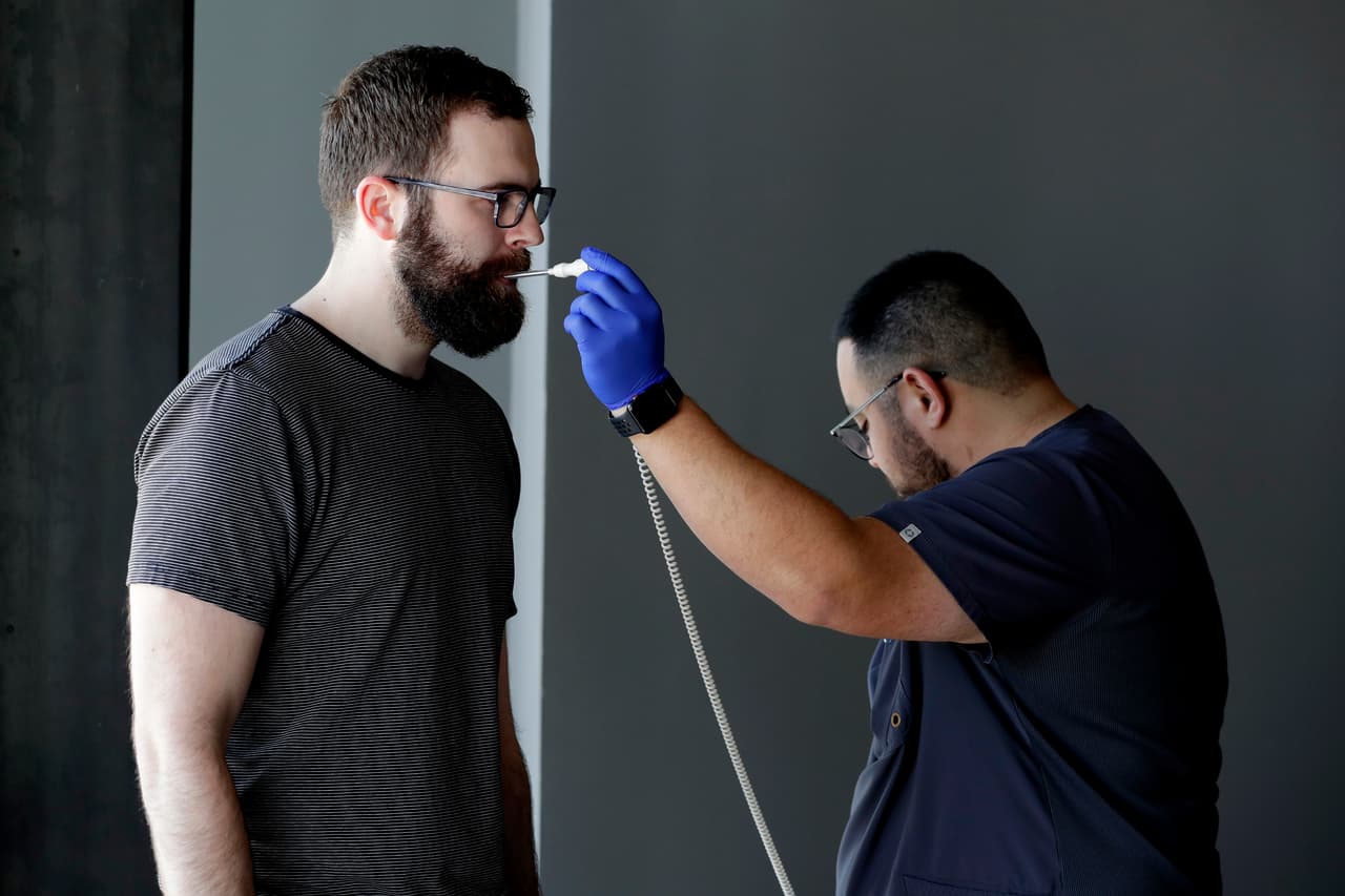 Arizona reporta 15 muertes por coronavirus y el total de posibles contagios supera los 700