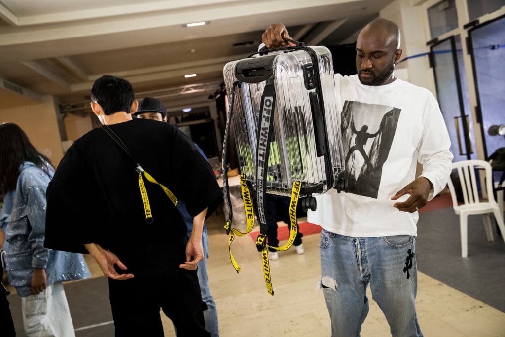 Abloh fue el primer afroamericano en ocupar el cargo de director artístico masculino en Louis Vuitton, cargo que asumió en 2018.