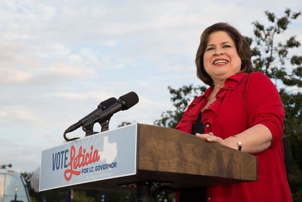 Leticia Van de Putte, lista para competir por la alcaldía