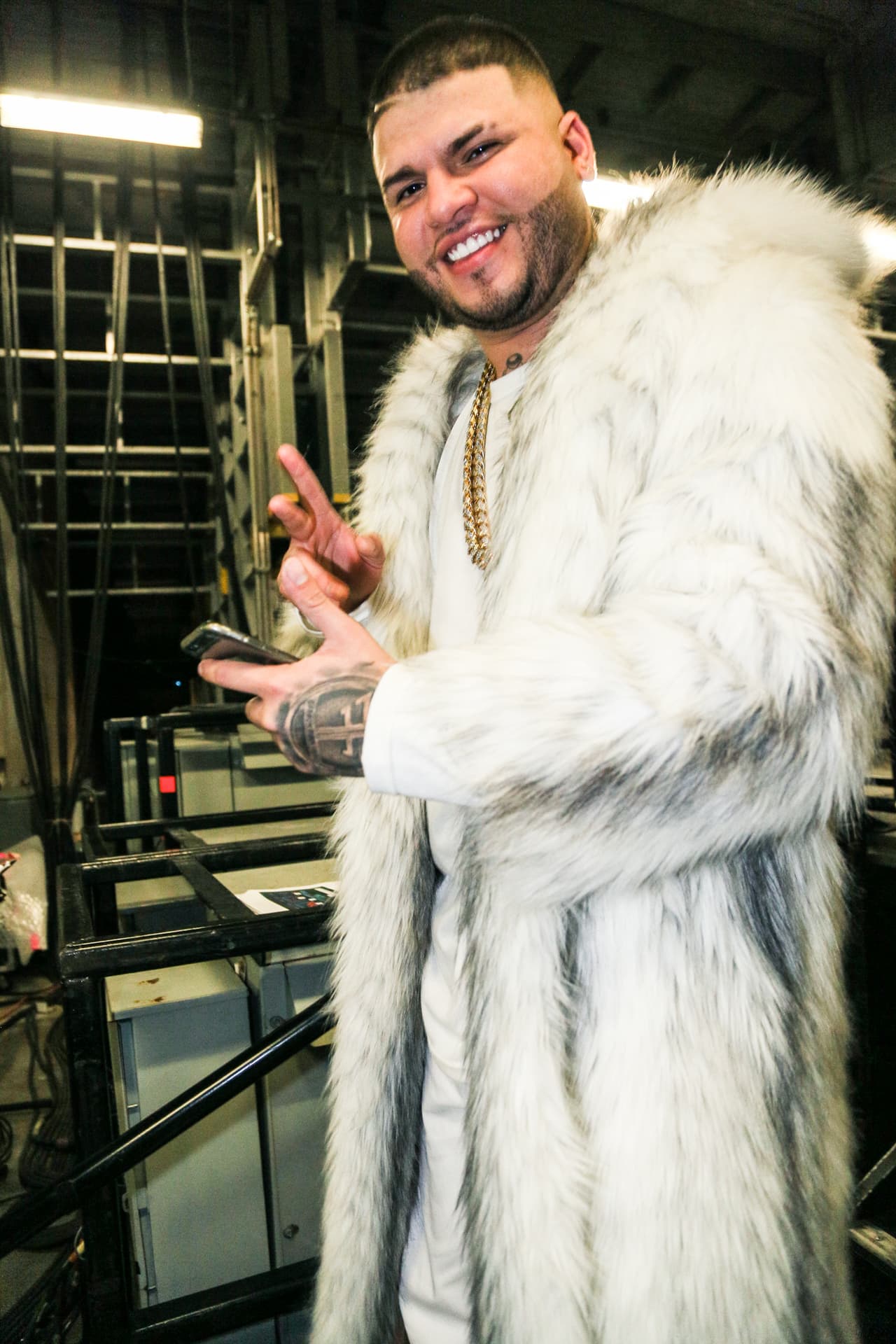 Una cosa fue lo que viste en televisión y otra lo que te perdiste. Pero, relax! Nuestro lente te trae el detrás de cámaras de la esta entrega de Premio Lo Nuestro.