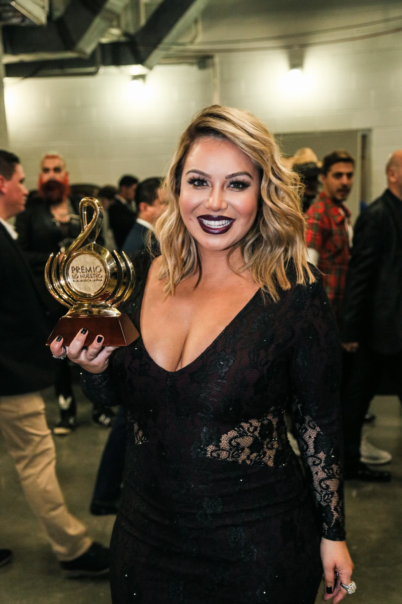 Una cosa fue lo que viste en televisión y otra lo que te perdiste. Pero, relax! Nuestro lente te trae el detrás de cámaras de la esta entrega de Premio Lo Nuestro.