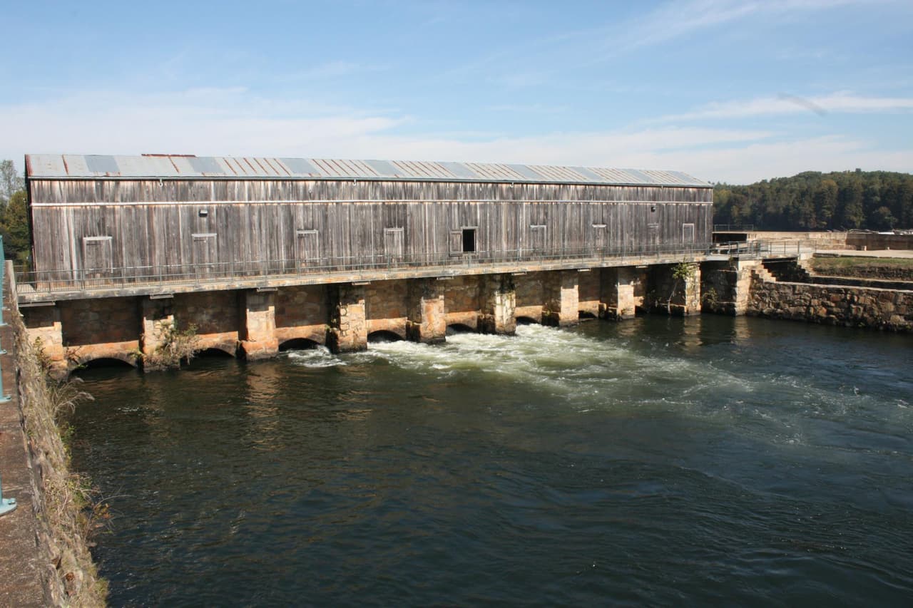 Encuentra más detalles sobre esta atracción, 
<b><a href="https://www.savannahrapids.com/visitor-center-details" target="_blank">aquí</a></b>.