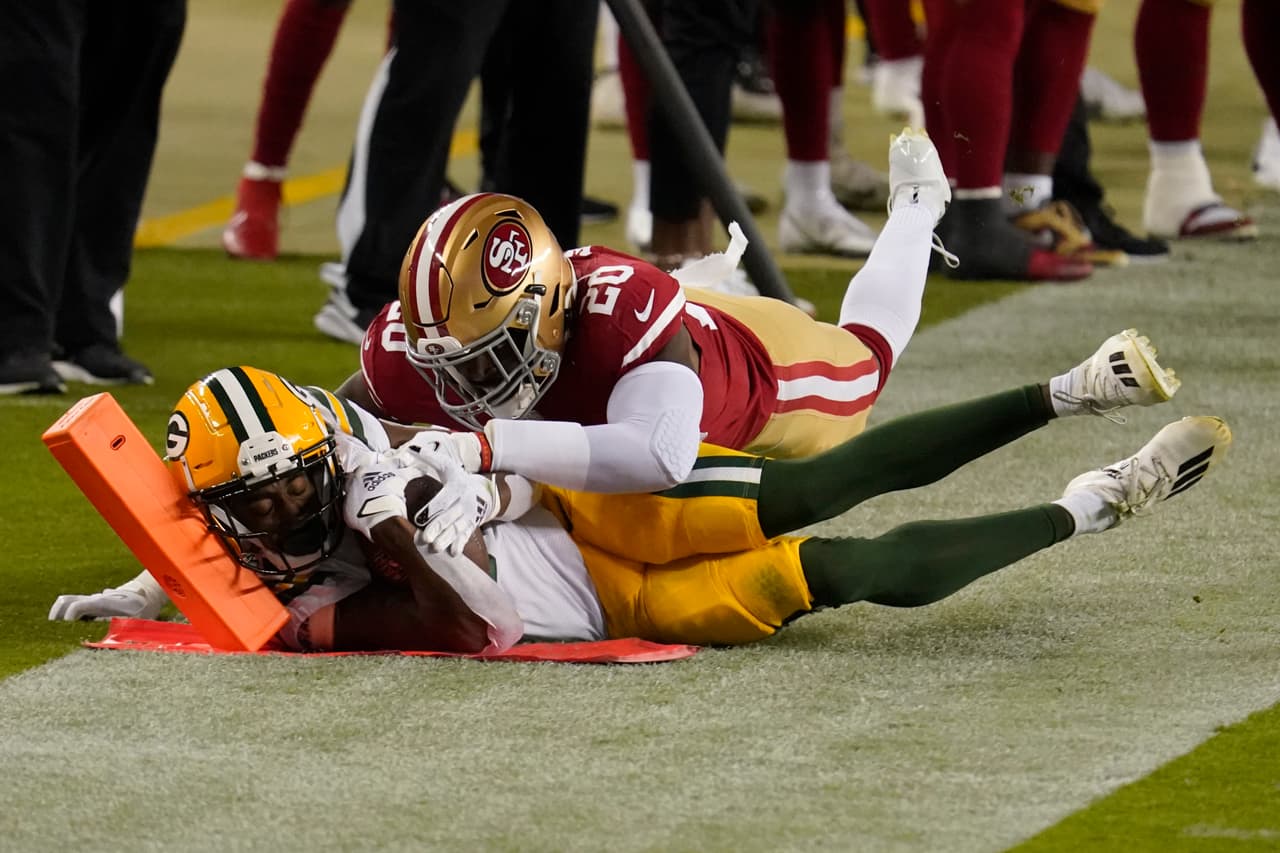 Aaron Rodgers tiene una gran noche y con cuatro pases de anotación sin intercepción, los Green Bay Packers vencen 34-17 a los San Francisco 49'ers.