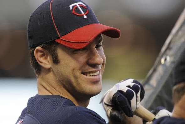 45. JOE MAUER- Mauer se traslada a la lista de los deportistas mejor pagados gracias a los $19.3 millones que tiene como salario anual. Nike, Gatorade, Sony y Head & Shoulders son algunas de las marcas que respaldan su trabajo.