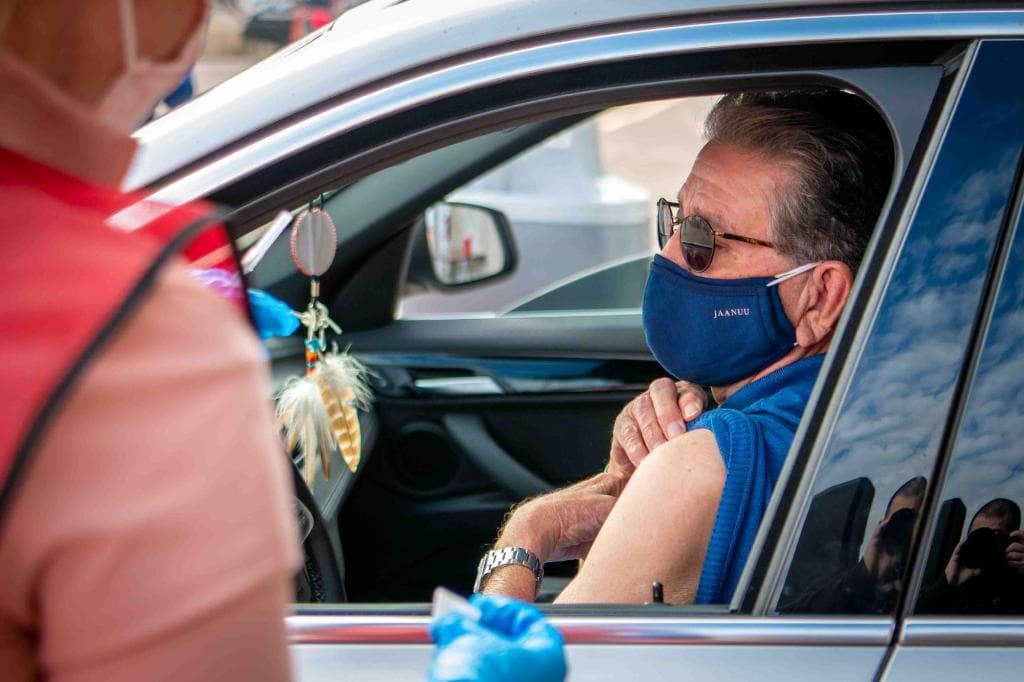 Personas que no tengan acceso a una computadora o que necesiten ayuda para registrarse pueden llamar al 1-844-542-8201 para comunicarse con alguien que pueda ayudar.
<br>