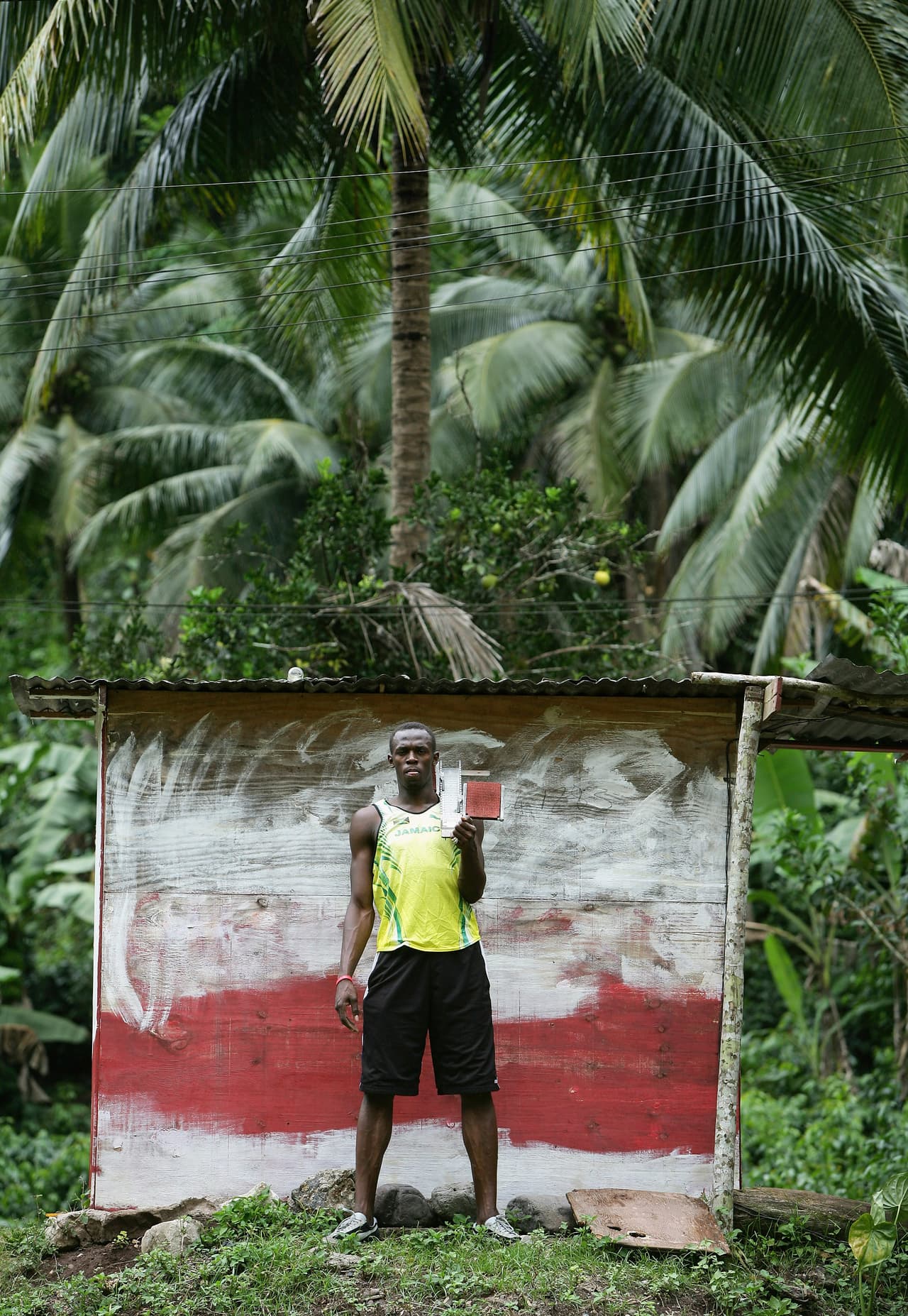En su tierra continuó su preparación, mejorando su capacidad para evitar lesiones. Posando en Brandon Hill, Kingston, Jamaica. Año 2006.