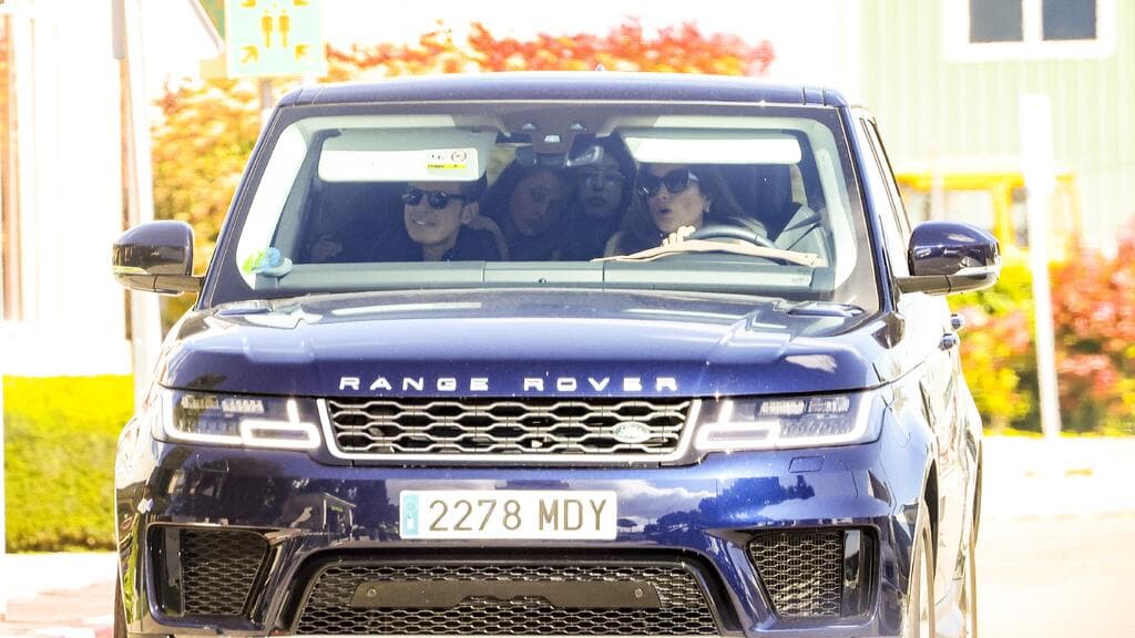 Las primeras vacaciones en familia de Luis Miguel con Paloma Cuevas y sus hijas.