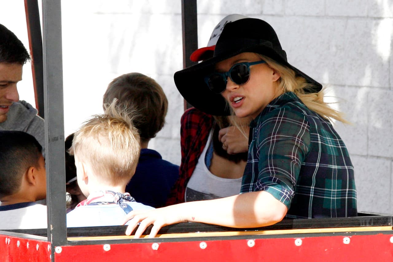 Aunque Duff y Comrie pusieron fin al romance por diferencias irreconciliables, se mantienen unidos por su hijo.