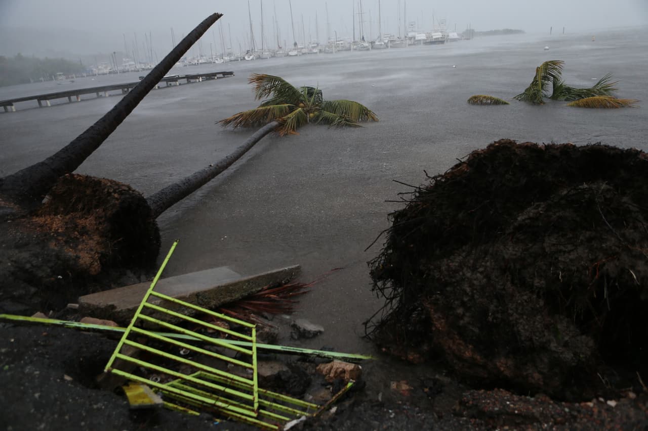 Fajardo, al noreste de la isla, durante el embate de los fuertes vientos.