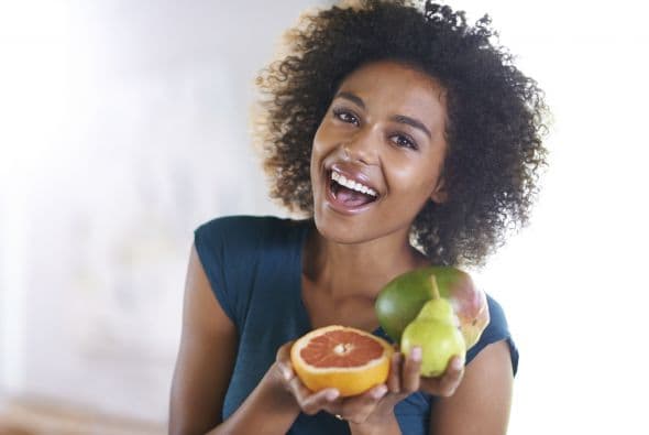 Comer frutas y verduras de temporada te permite consumir alimentos frescos, de mejor sabor, a un menor costo.
