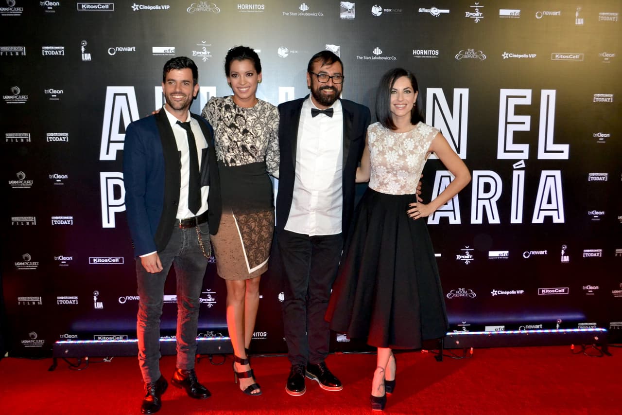 Claudio Lafarga, Stephanie Sigman, Jesús Magaña y Bárbara Mori.
