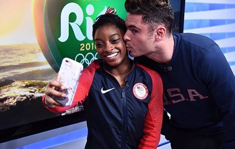 Lo mismo hizo Zac, y no es para menos, Simone es una gran estrella y orgullo de Estados Unidos.