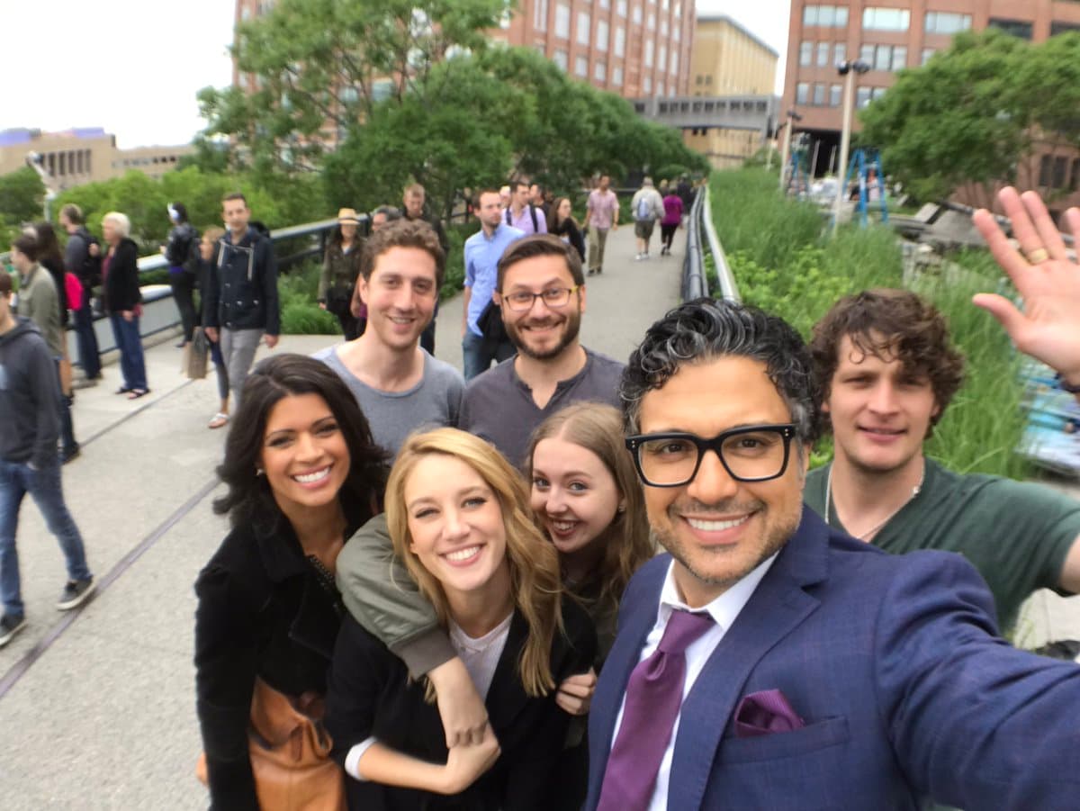 <b><a href="http://www.univision.com/temas/jaime-camil">Camil</a></b> poco a poco a ingresado al mercado estadounidense, pues recordemos que formó parte de la segunda temporada de la teleserie 'Jane the Virgin', la cual le dio más fama internacional.