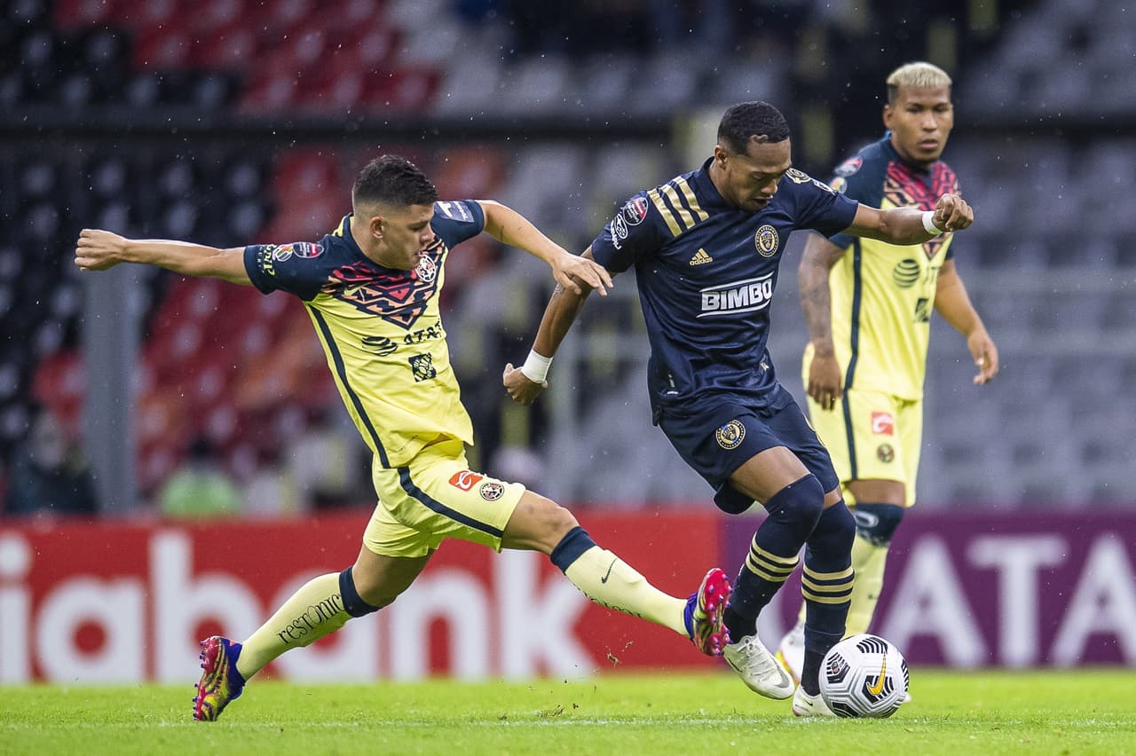 Richard Sánchez y Emanuel Aguilera son los encargados de batir las redes en la victoria 2-0 de América sobre Philadelphia Union en la ida de las semifinales.