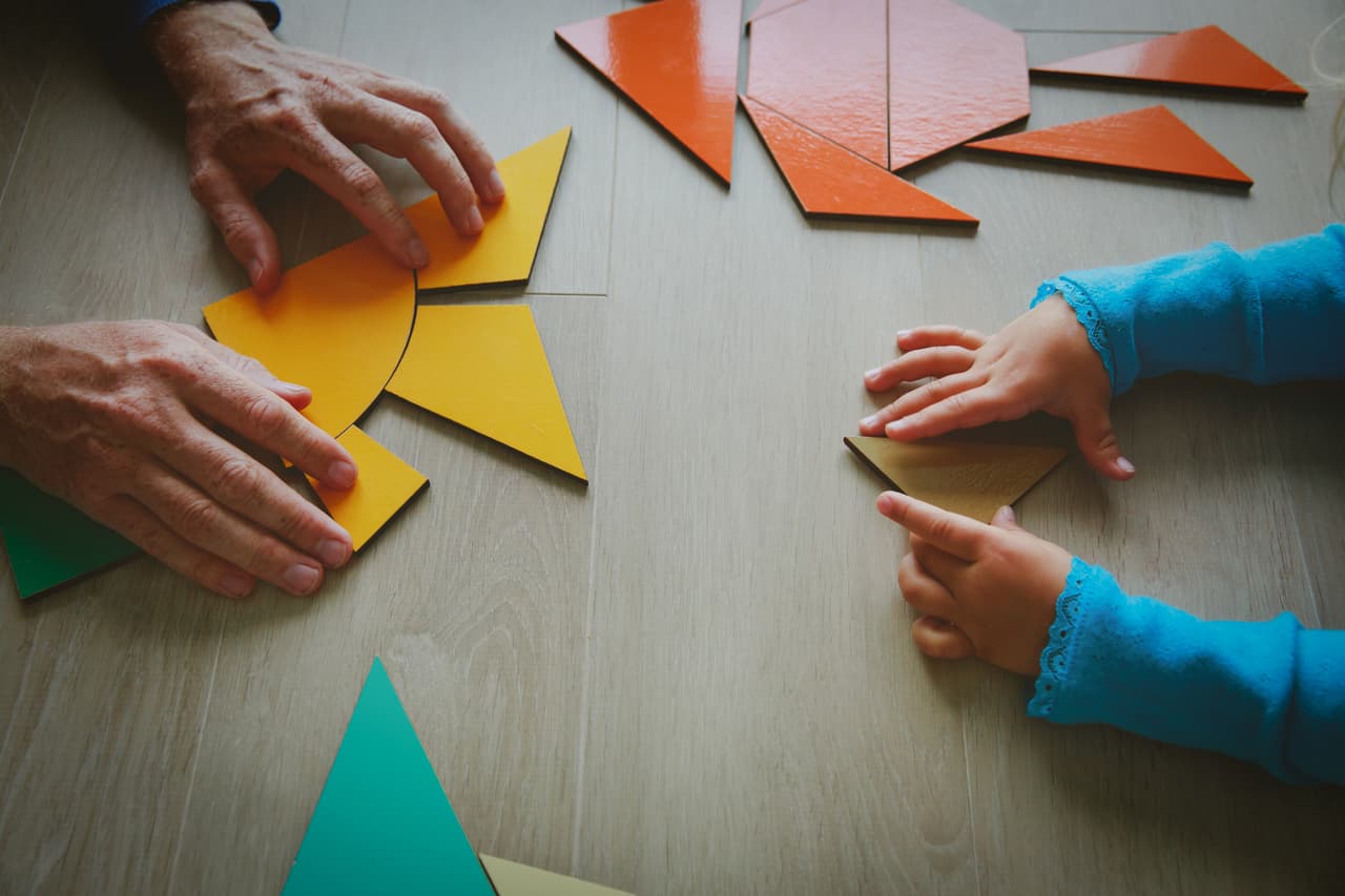 Disfruten el tiempo que tienen para estar juntos. En la página de LH hay recursos para que padres e hijos jueguen y se diviertan, pero al mismo tiempo los niños aprendan lo que les corresponde. Son más de 700 enlaces disponibles que sirven para fomentar las destrezas de la vida, tanto en lo académico, lo social y lo emocional. Hay videos, tips, juegos y más, ordenados de acuerdo a la edad del niño.