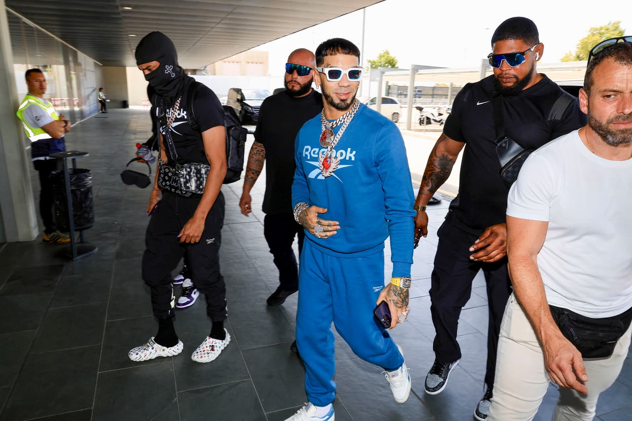 Por último, ofreció disculpas a sus fans por este asunto: "Humildemente y perdón por este comportamiento le pido a mis fans", escribió tras la manera en que contestó a las cámaras de 
<b>El Gordo y La Flaca. </b>
<br>