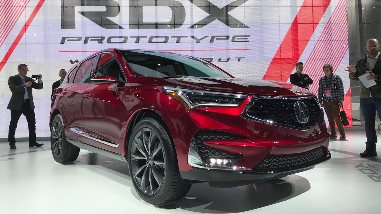<h3 class="cms-h3-H3">Conceptos y prototipos.</h3>
<br>
<br>La 
<b><a href="https://www.univision.com/noticias/auto-show-de-detroit/la-acura-rdx-concept-debuta-en-detroit-como-adelanto-del-reemplazo-de-su-suv-compacta" target="_blank">Acura RDX Concept </a></b>es una versión levemente disfrazada de la próxima generación de la crossover compacta de Acura, que luce muy, pero muy, bien.