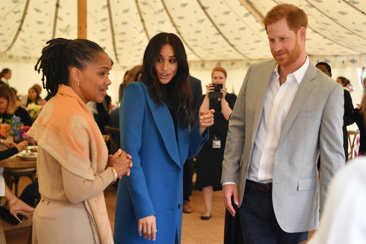 Así lució Meghan Markle en su primer evento como anfitriona en el palacio de Kensington.
