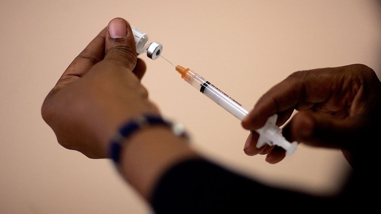  En el Condado Dallas hay más vacunas que personas registradas y ya no hay lista de espera 