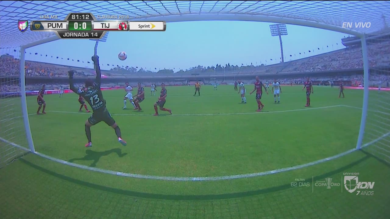 Al travesaaaaaño el tiro de Pumas