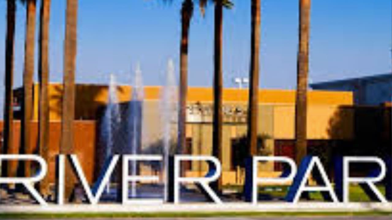 <b>Las tiendas minoristas, retails, zapaterías, tiendas de ropa pueden abrir al 20% de su total capacidad</b>. Se debe implementar conteo de personas en su ingreso.