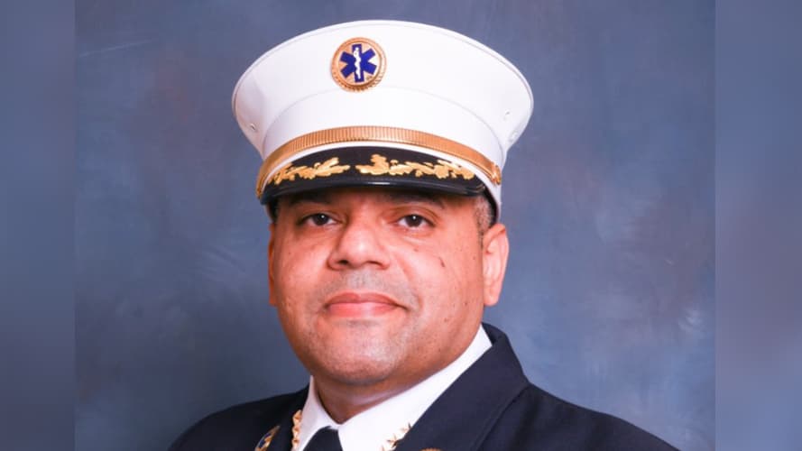 Muere hispano subjefe del FDNY por una enfermedad relacionada con el 11-S