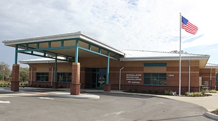 La Cooperativa de Bibliotecas Públicas del condado de Hillsborough ofrece concursos como los desafios de lectura. Podrán participar Niños, Preadolescentes, Adolescentes y Adultos.
<a href="https://hcplc.beanstack.org/reader365" target="_blank">Registrate</a> del 1 de junio y el 31 de julio de 2022. Habrá grandes premios.
<br>
<br>