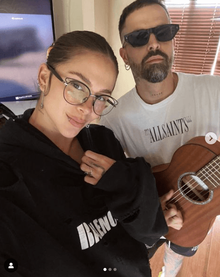 <b>Mike Bahía </b>
<br>El intérprete de ‘Buscándote’ y su pareja Greeicy dieron a conocer el 21 de abril, que celebraban el nacimiento de su primogénito, Kai.