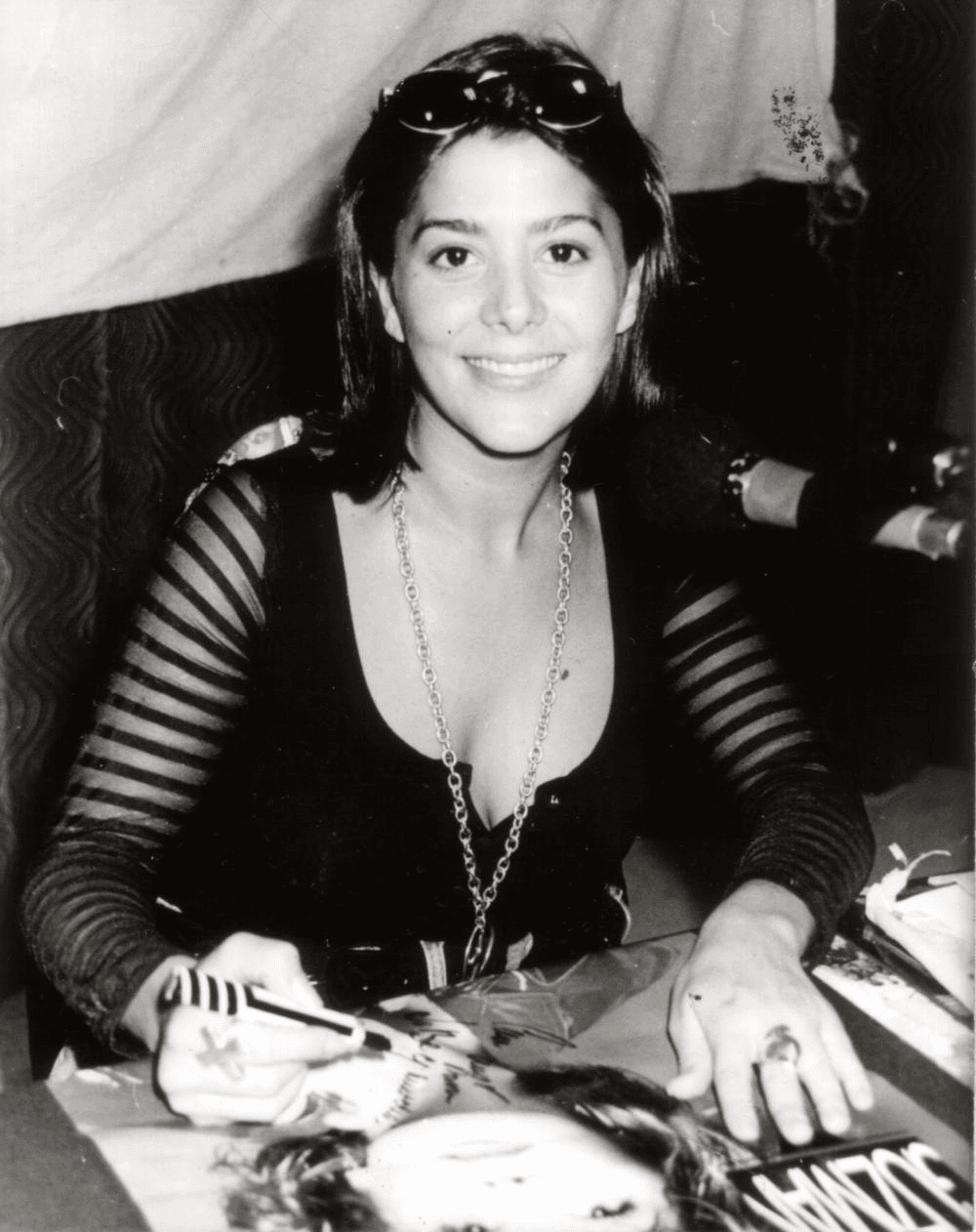 “La canción de ’Bye mamá’ me costó mucho trabajo, tanto, que no pude grabar el primer día por estar llore y llore, entonces me llevan a España y dijeron: ‘Esta niña no canta, nada más llora’”, recordó la también actriz en una entrevista con el programa ‘De primera mano’, que fue retransmitida el pasado 8 de febrero.