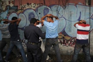 Los Zetas están facilitando "armas largas" a las pandillas de El Salvador para delinquir.