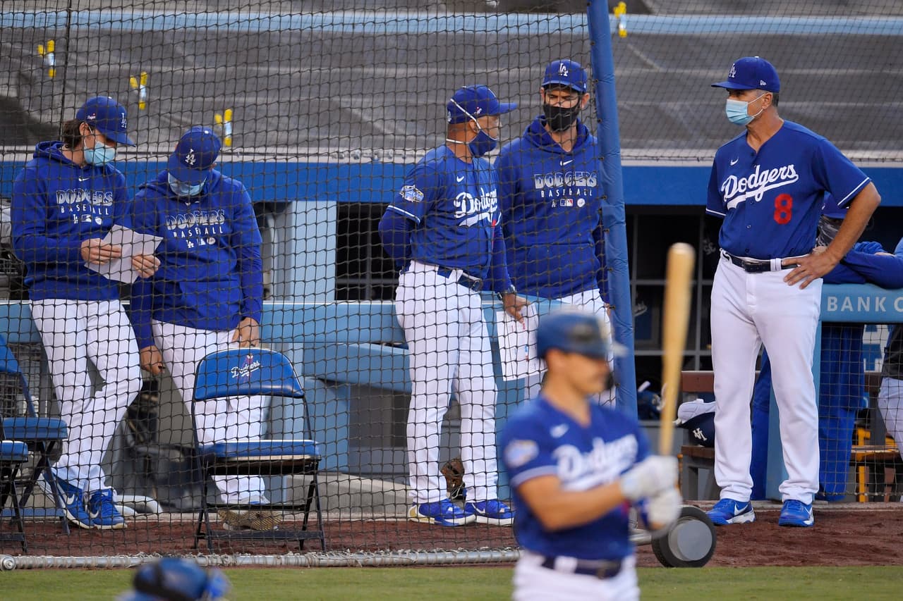 La naturaleza de los deportes en equipo tienen muchos retos durante la pandemia del coronavirus, pero los atletas y entrenadores y técnicos se esfuerzan por cumplir con las medidas preventivas de contagios y el uso de las mascarillas es una de ellas.