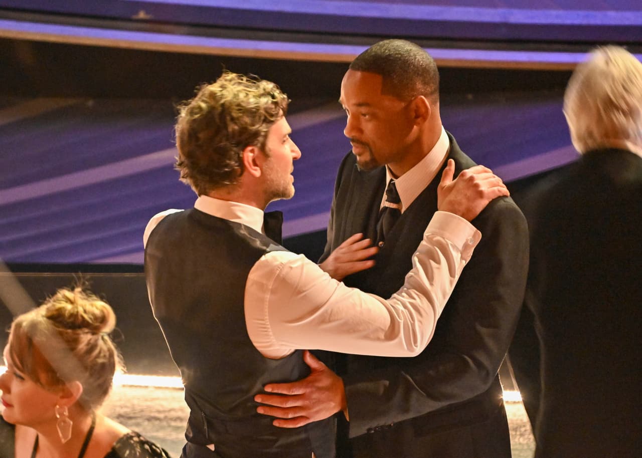 Will Smith pudo hablar unos minutos con Bradley Cooper tras lo sucedido.