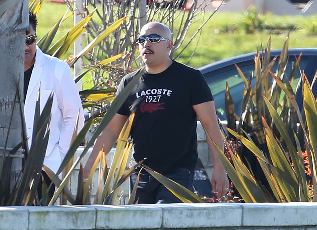 Lupillo Rivera, por su parte, ha permanecido en silencio, mientras sus hijas se debaten a través de las redes sociales con los hijos de la fallecida Jenni Rivera.