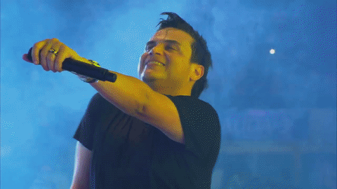 Con 'Quién me mandó' también se pone a bailar en los intermedios musicales.