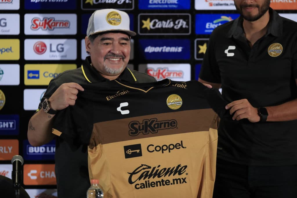 Las llegada de Diego Maradona a Dorados de Culiacán permiten recordar las excentricidades que han caracterizado al argentino en sus últimos años.
