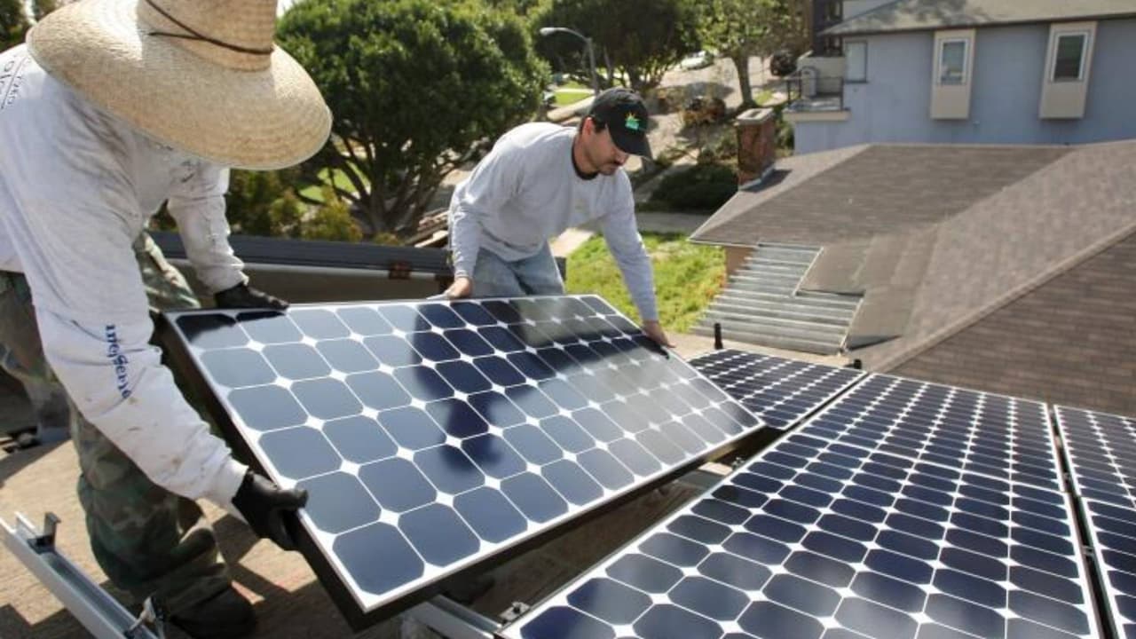 ¿Qué debes tomar en cuenta si quieres instalar un panel solar?