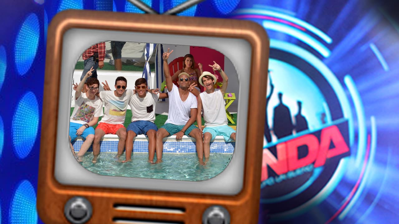 Los chicos de La Banda se 'pelearon' por una chica durante la grabación del video 'Shut Up And Dance'. Este video fue la primera vez de Sebastián besando a una chica. OMG! ¿Hizo bien la chica al escoger a Sebastián?