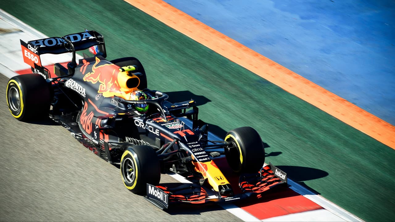 Mal día para Red Bull en practicas de GP de Rusia; Checo en 11vo puesto