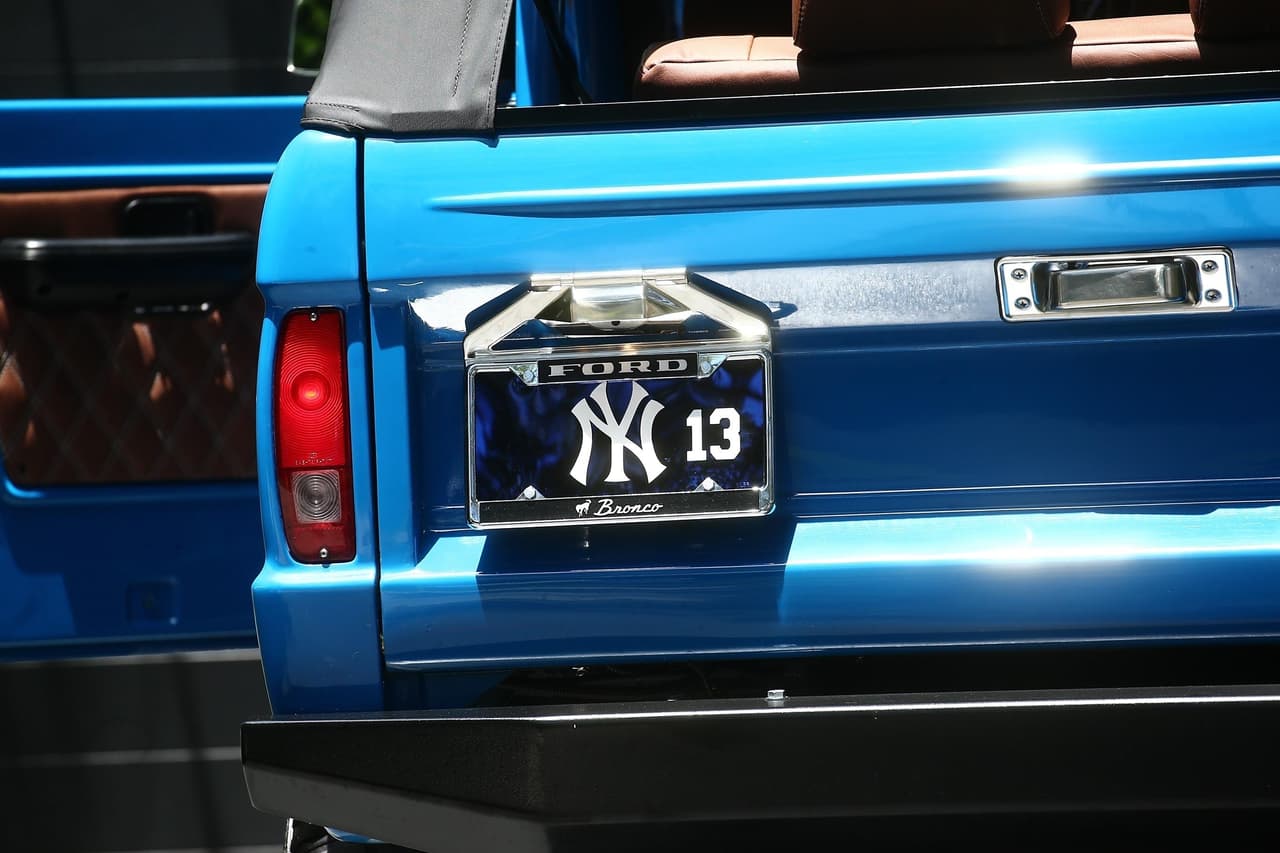 La placa de la camioneta alude a los Yankees de Nueva York y el número 13, que fue el que llevó A-Rod durante su carrera con el equipo neoyorquino.
