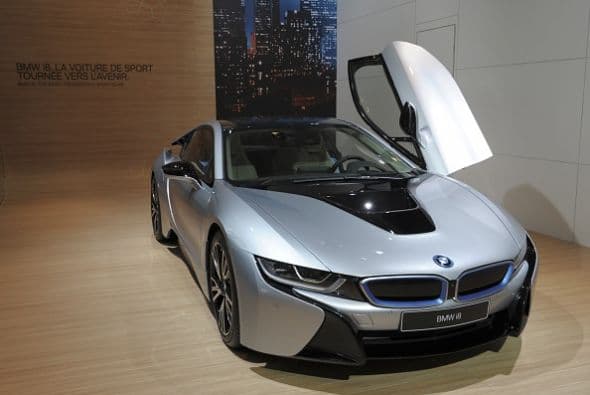El BMW i8 sigue llamando la atención, a pesar de no ser un auto nuevo.