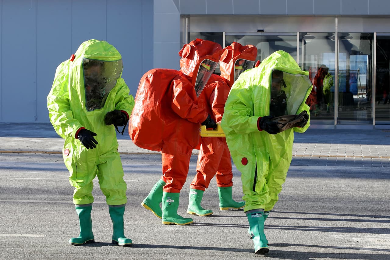 A pesar de ser un entrenamiento, los especialistas tuvieron a la mano toda su equipación para hacer lo más real posible el ejercicio.