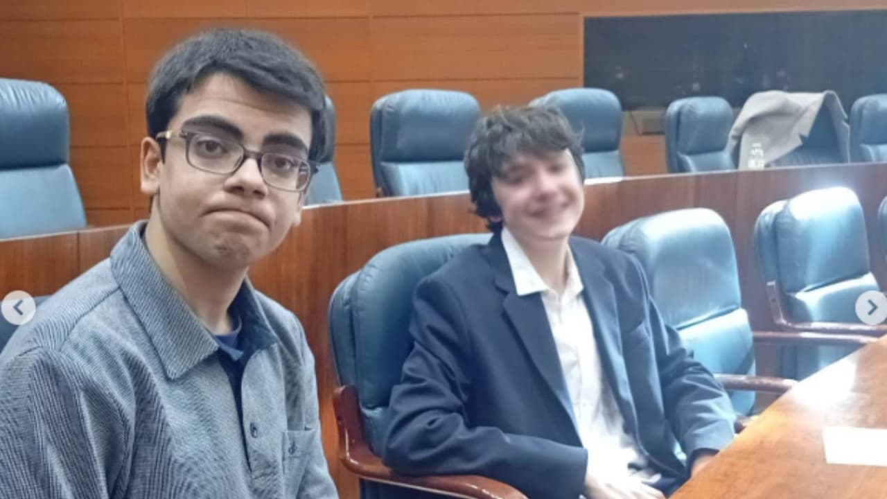 La historia de Kian, un alumno iraní de 14 años, vetado por EEUU para ir a la ONU