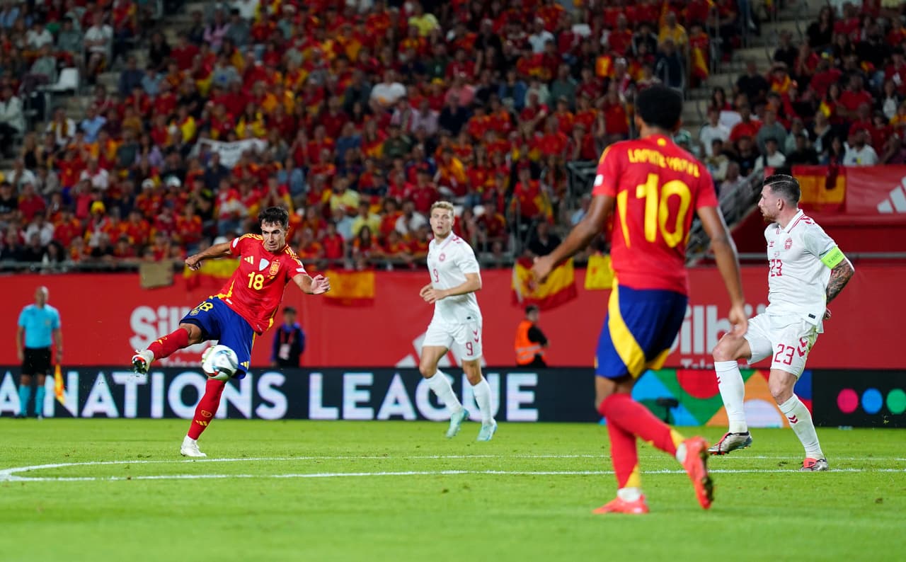 Schmeichel pasa de héroe a villano ante España