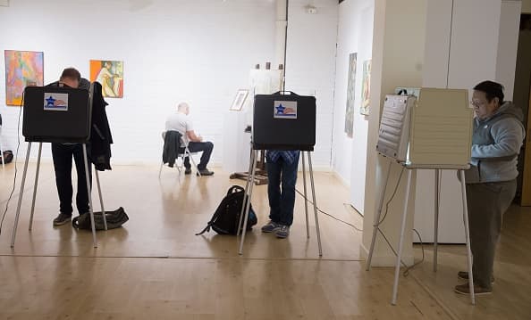 Por ejemplo, esta casilla electoral está en el Museo Sueco Americano, donde desde las 6 am están votando los electores.