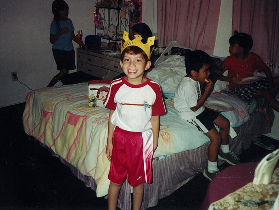 En casa le dicen malcriado, colecciona los corazones de las chicas y se describe como funny, shy y excited.