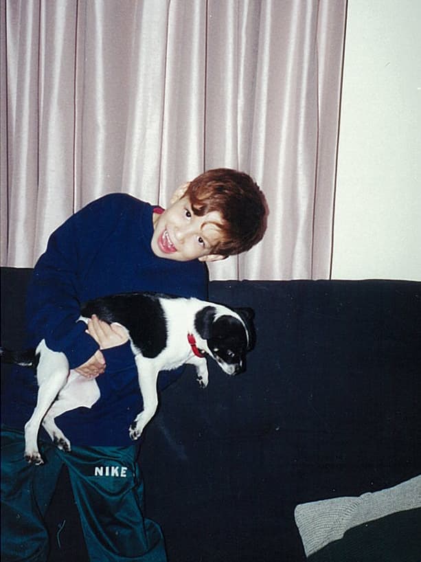 En casa le dicen malcriado, colecciona los corazones de las chicas y se describe como funny, shy y excited.