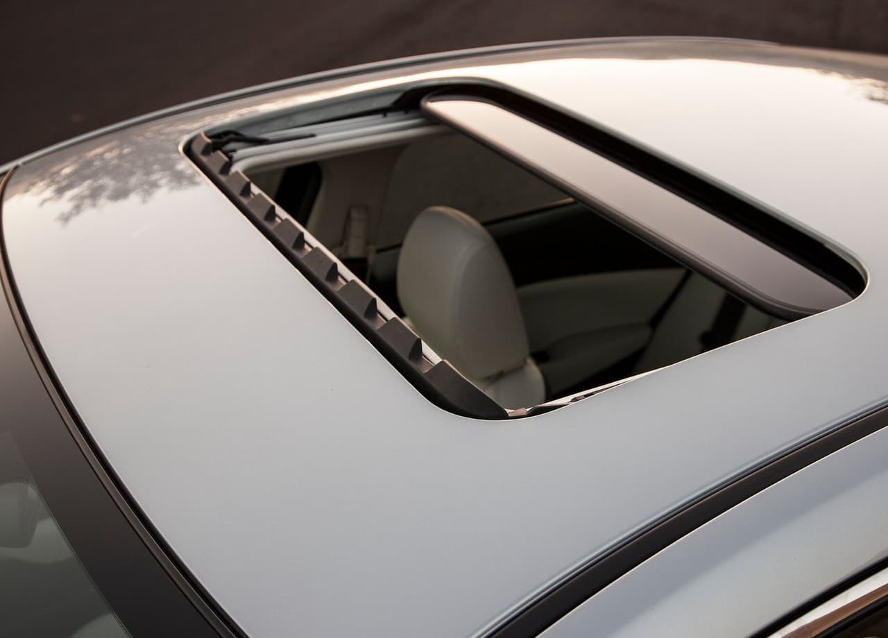 El techo solar es una de las inclusiones del pack i Grand Touring, que también agrega llantas de 19'' en reemplazo de las de 17'' presente con el nivel i Sport.